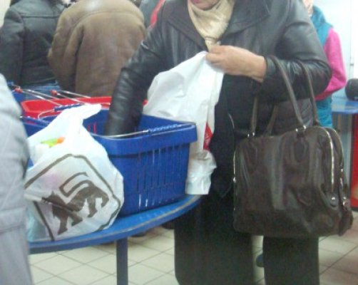 Cercetată de poliţiştii Secţiei 4 pentru furt calificat